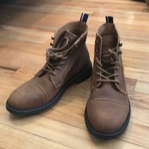Men’s boots light brown size 8.5